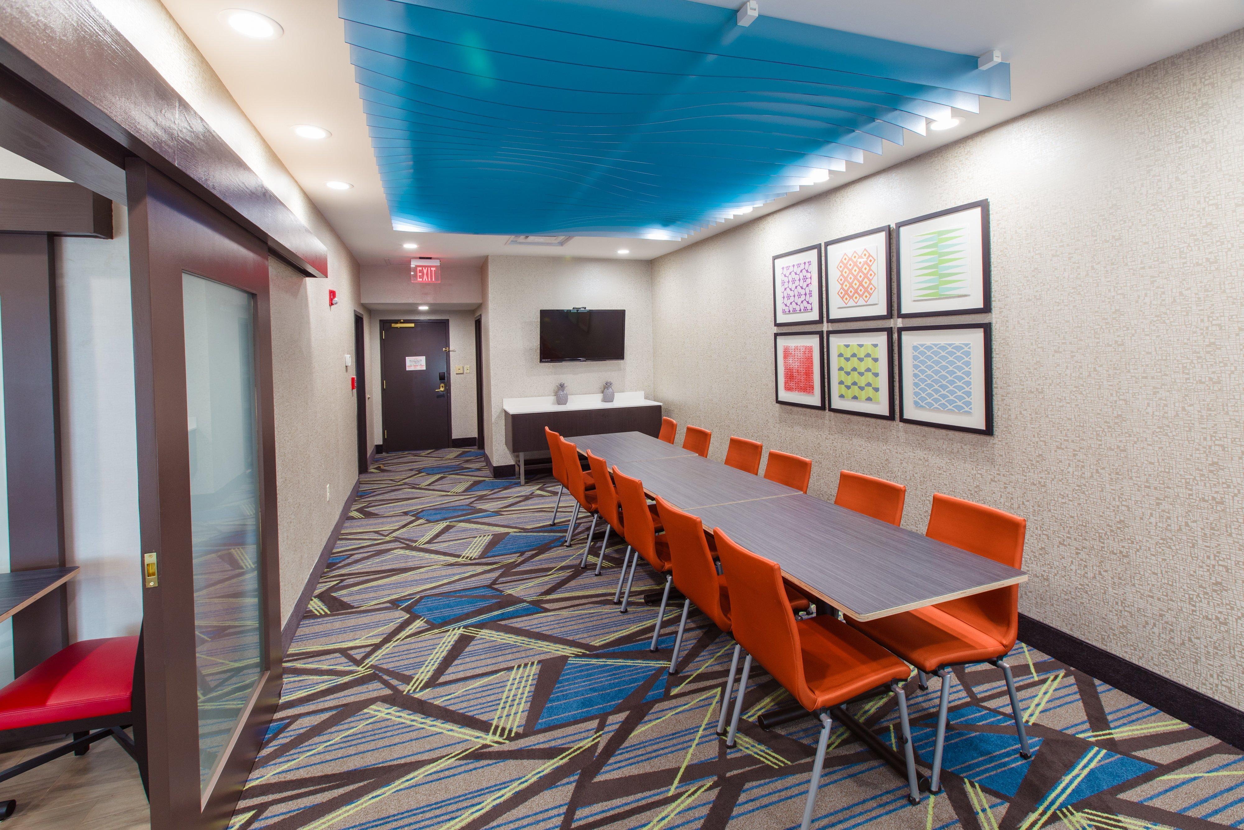 Hotel Express & By Ihg 2*