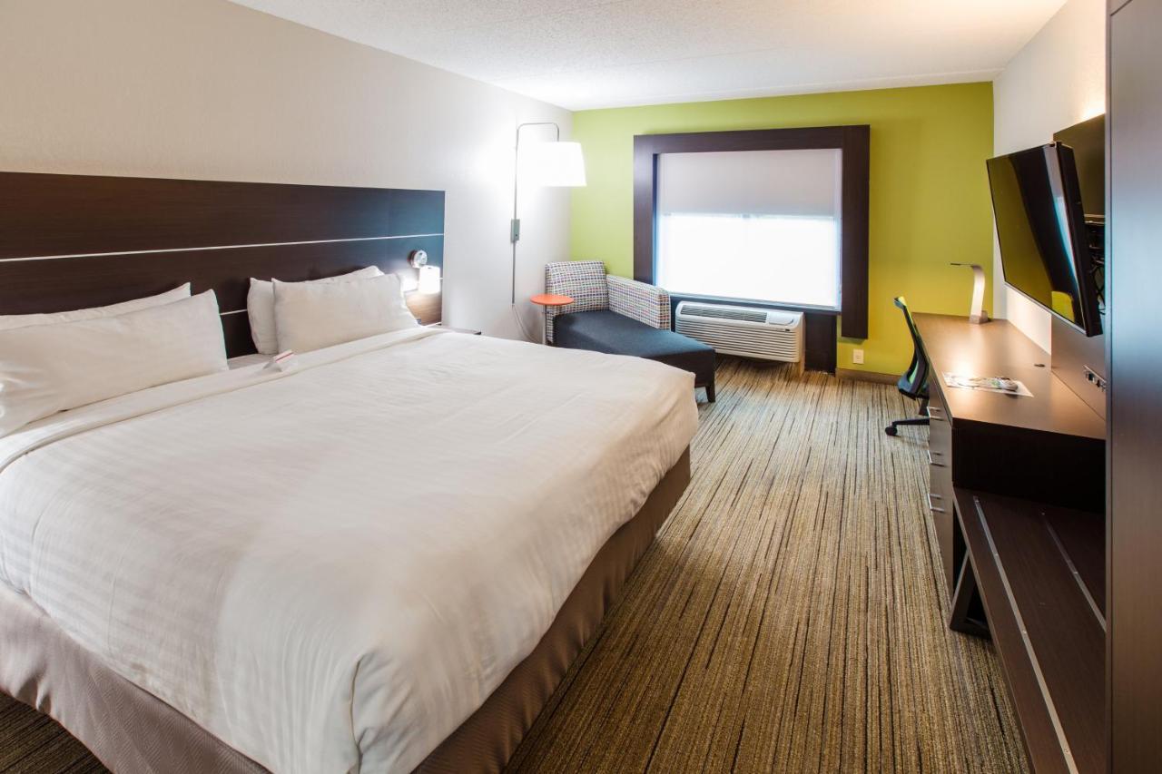 Express & By Ihg 2*
